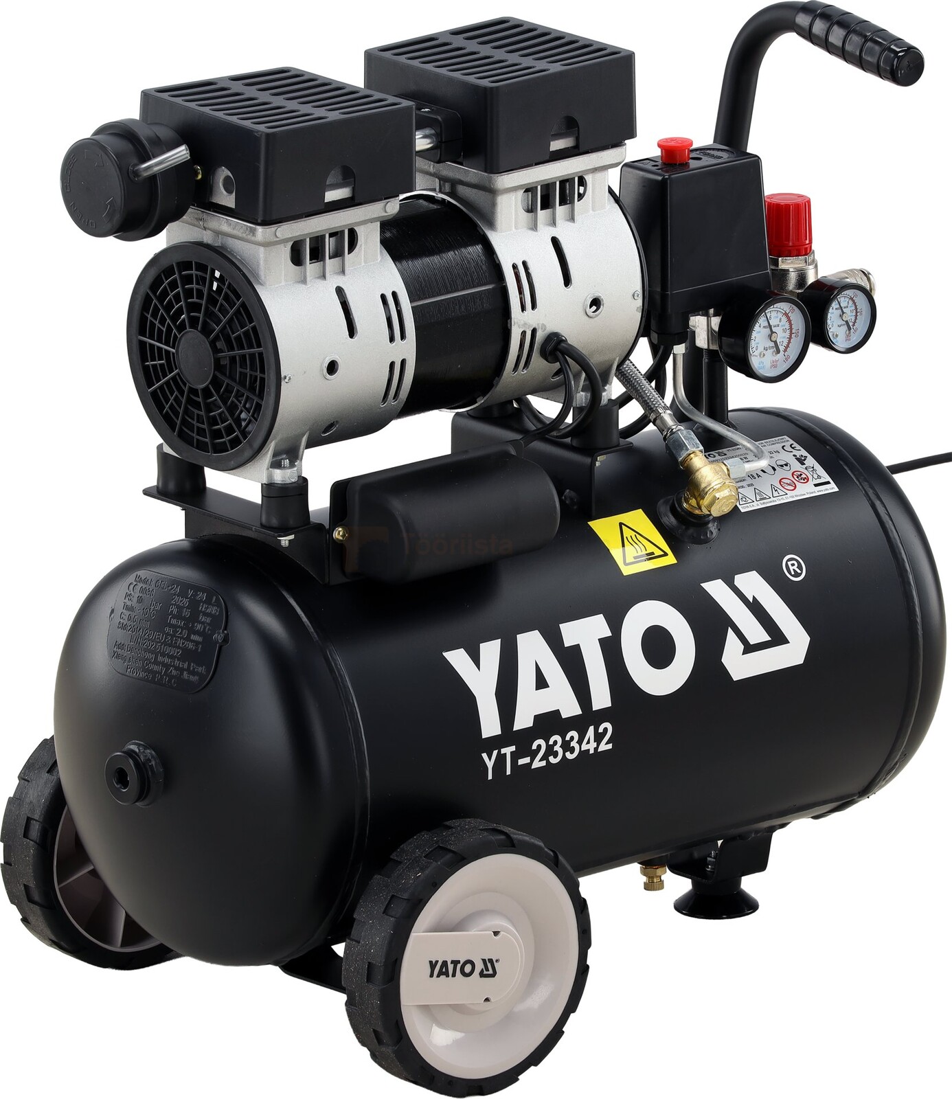 Pildil on musta värvi Yato kolbkompressor 24-liitrise mahutiga, millel on kaks mootorit, manomeetrid ja kaks ratast.