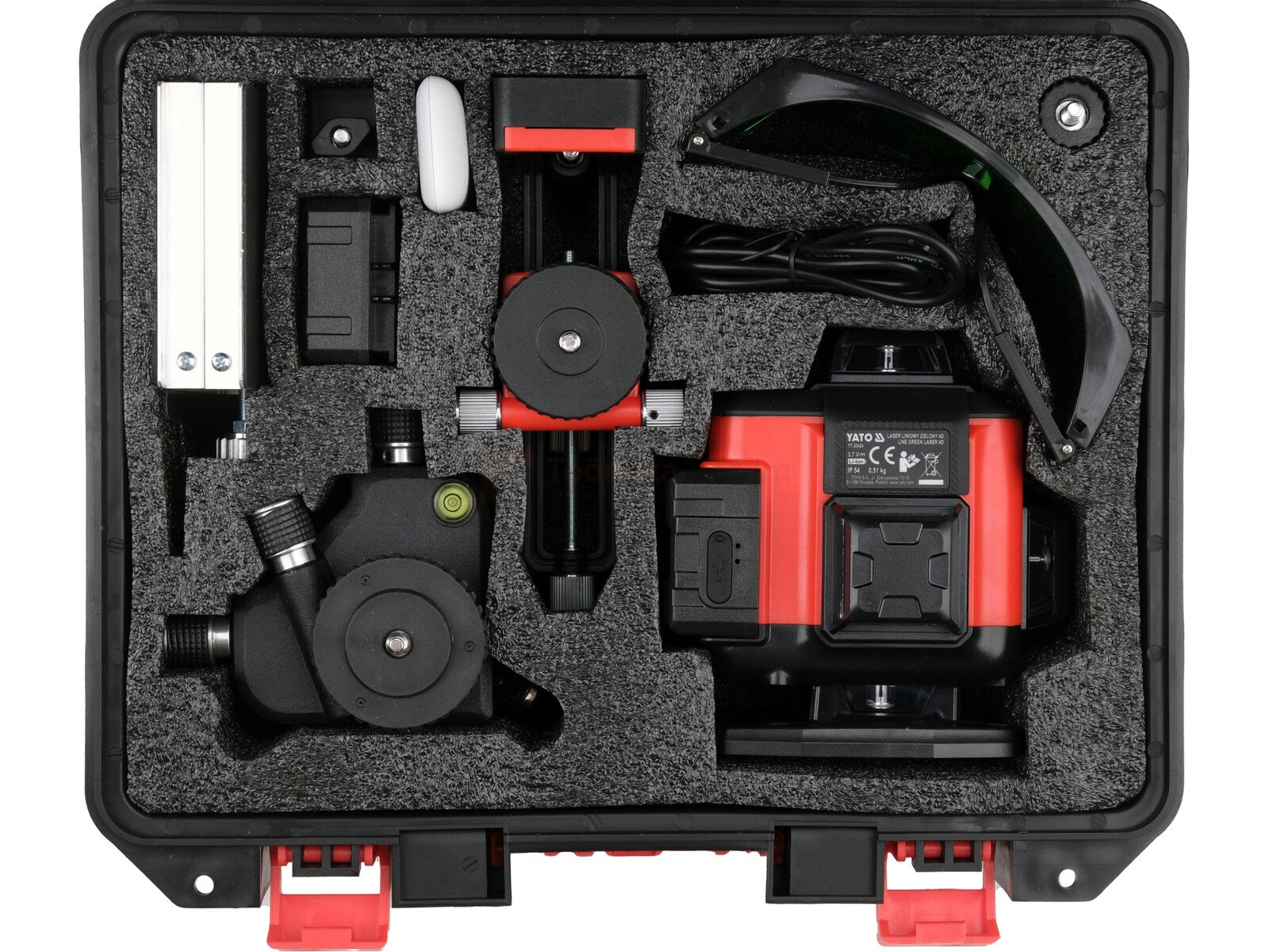 Pildil on YATO joonlaser 4D, mis on pakitud kohvrisse koos lisatarvikutega nagu prillid, aku ja statiiv.