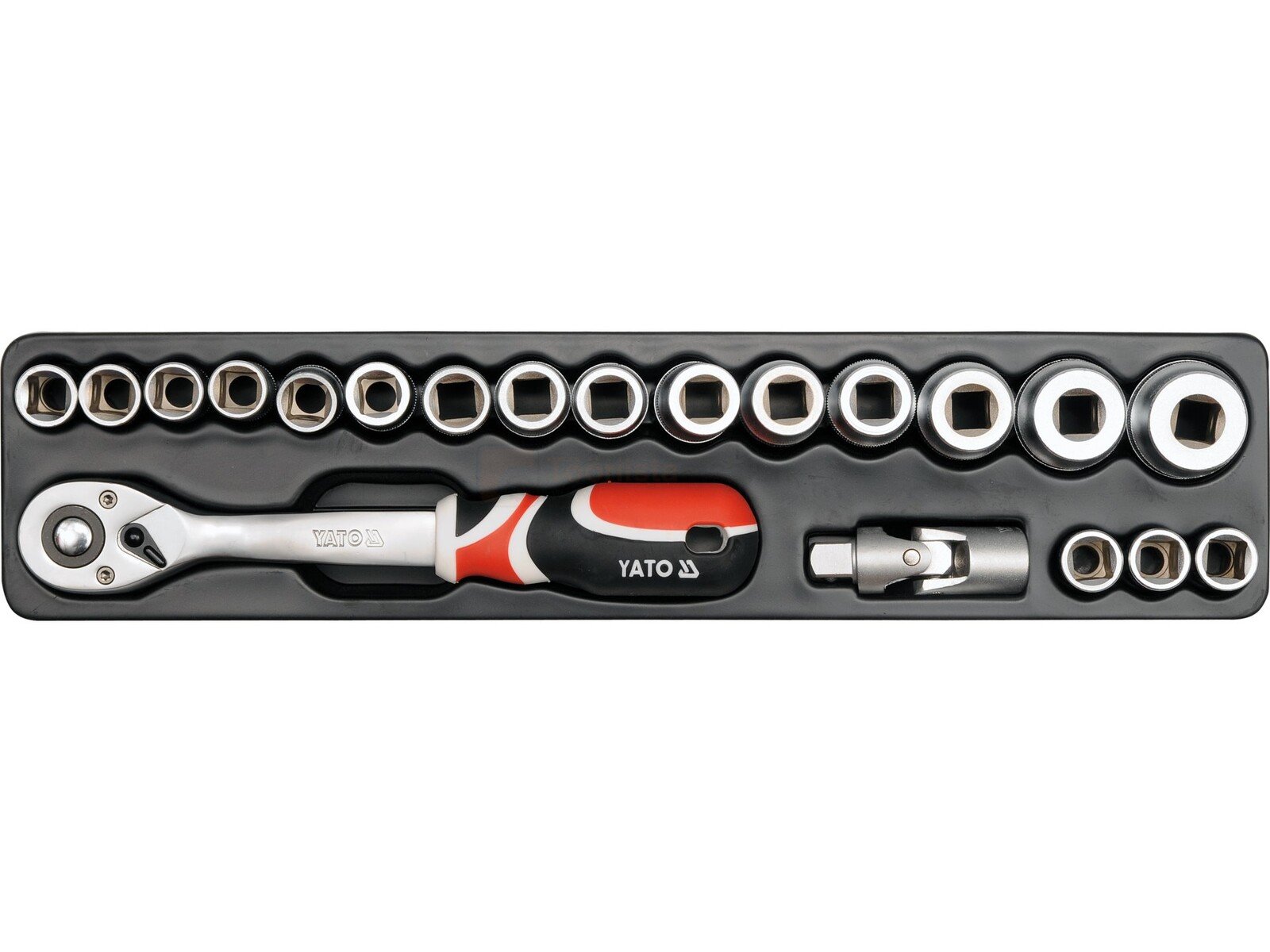 Pildil on Yato tööriistakomplekt, mis sisaldab erinevaid padrunvõtmeid, pikendust ja rätsat, mis on paigutatud musta...