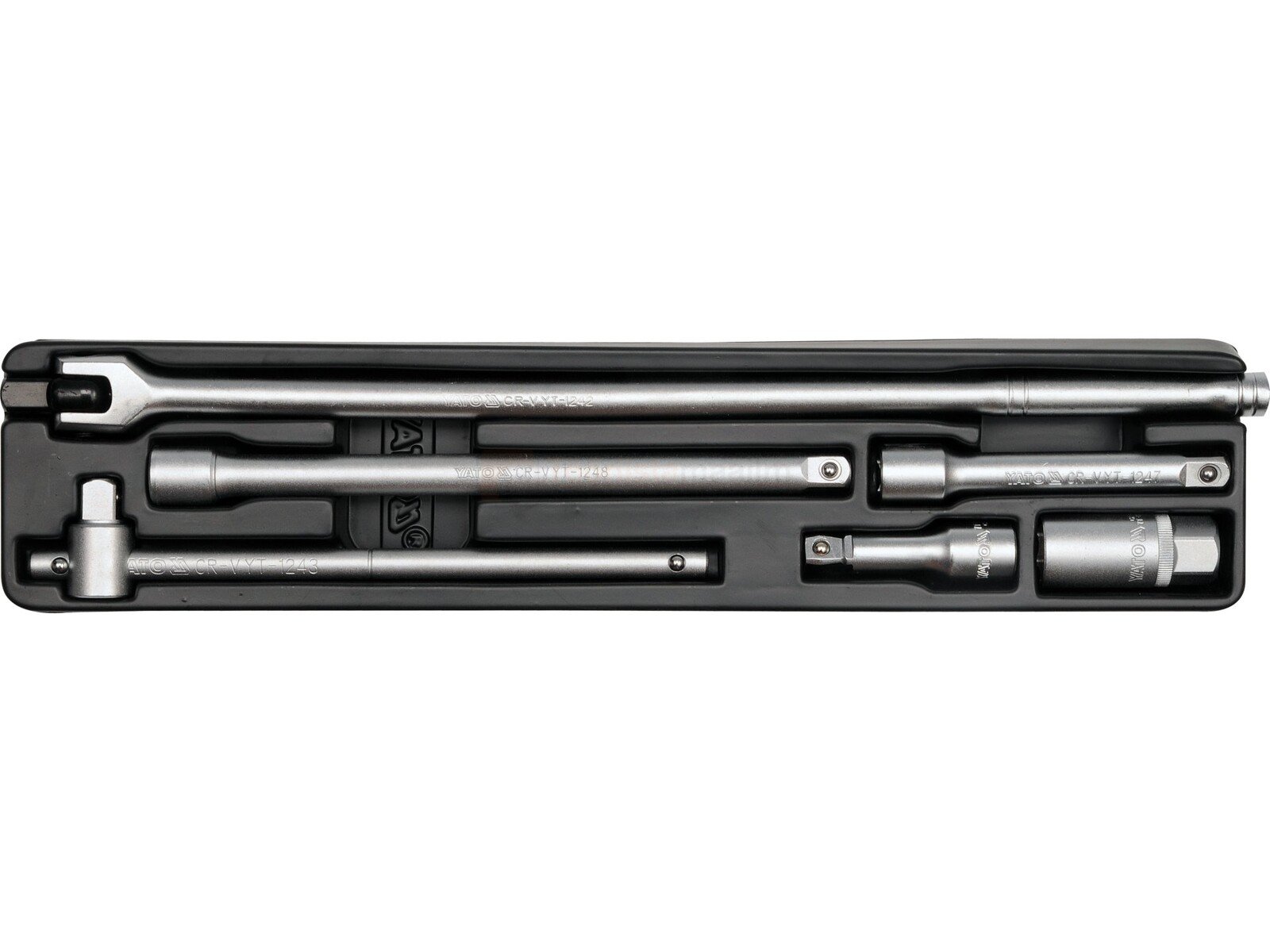 Pildil on Yato tööriistakomplekt, mis sisaldab erinevaid tööriistu, nagu näiteks pikad võtmed ja pikendused, mis on...