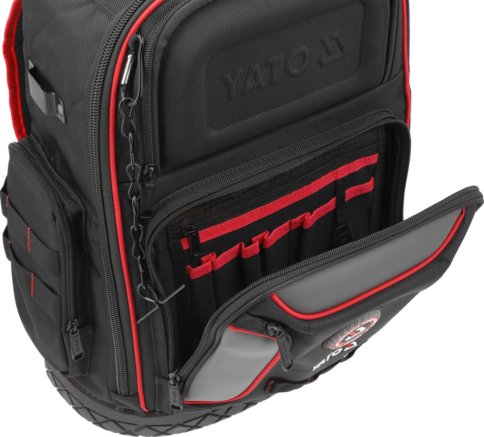 Pildil on must ja punane YATO seljakott, millel on palju taskuid ja sahtleid tööriistade hoidmiseks.