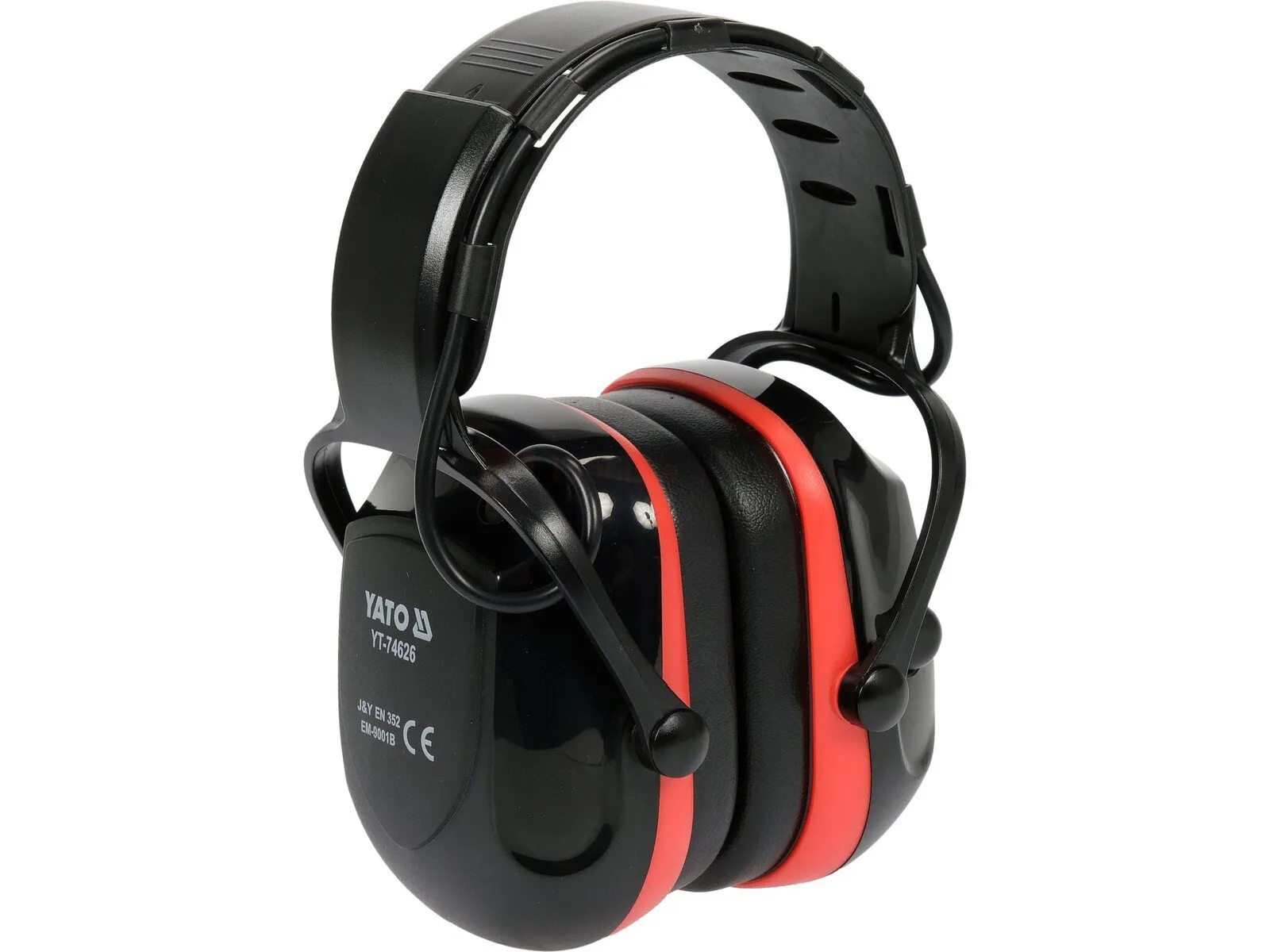 Pildil on musta ja punase värviga YATO bluetoothiga kõrvaklapid.