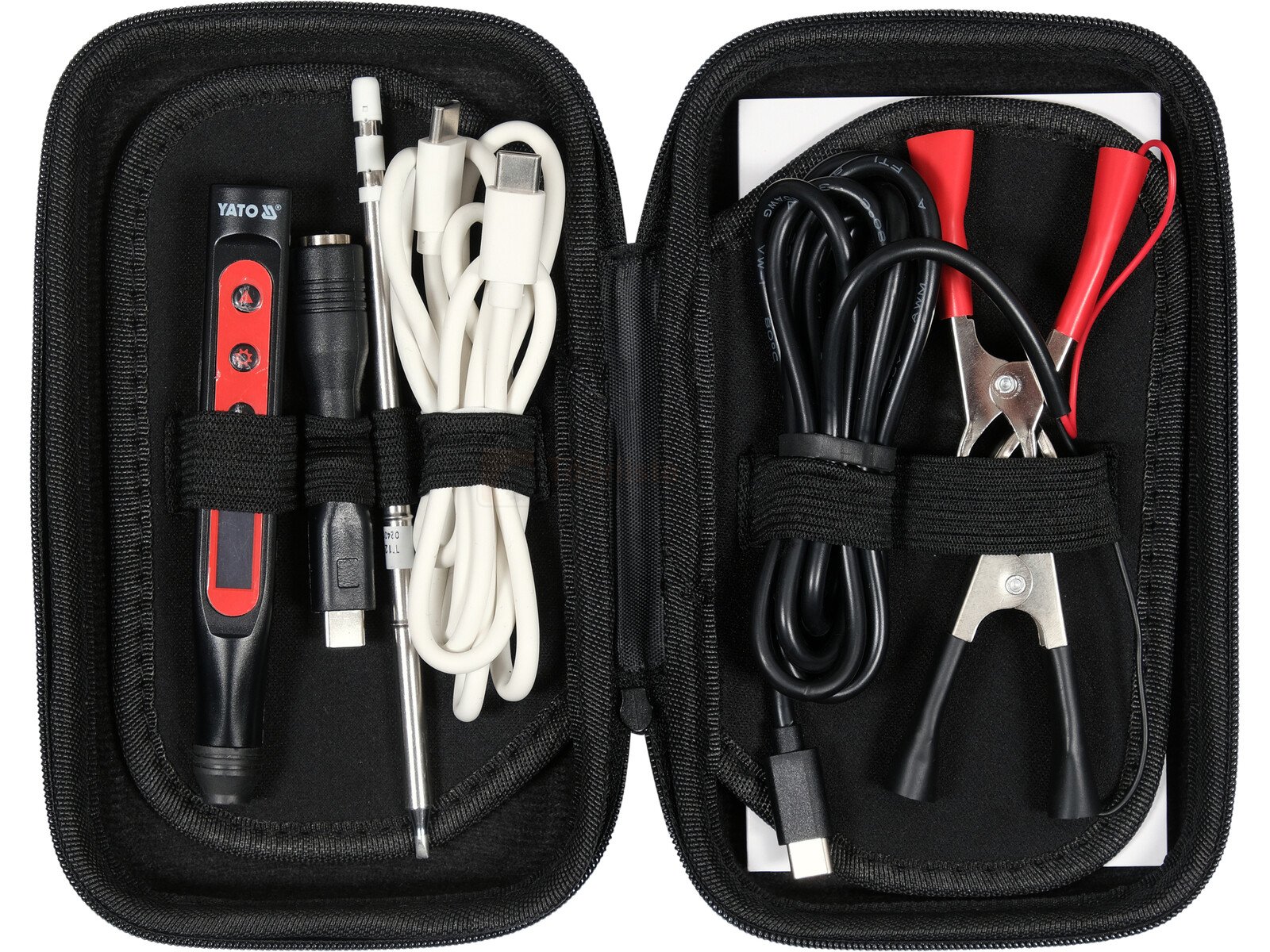 Pildil on avatud YATO jootekolbide komplekt koos erinevate juhtmete, otsikute ja lisatarvikutega, mis on paigutatud musta...