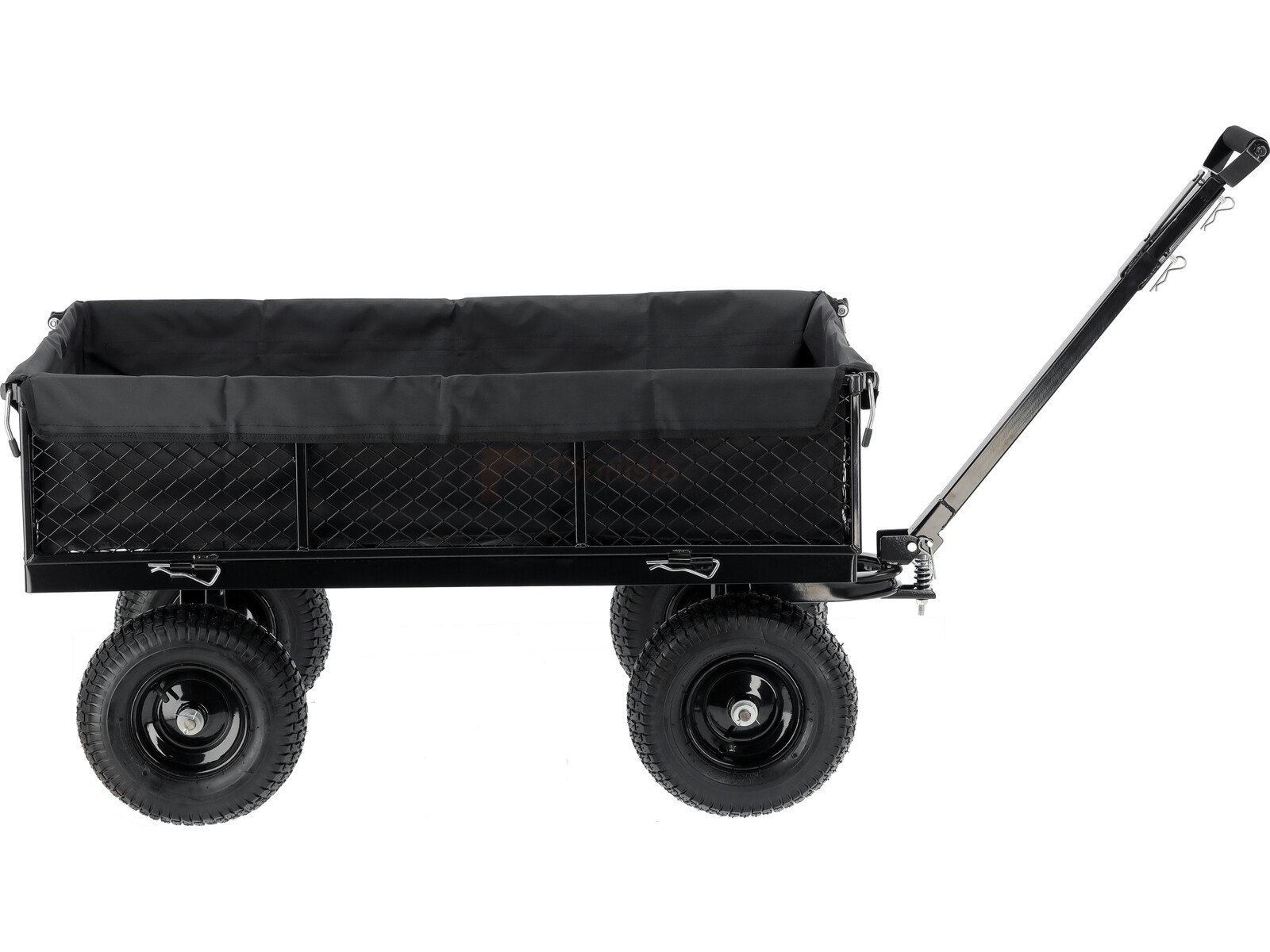 Pildil on musta värvi YATO aiakäru XL, millel on neli ratast, võrgust küljed ja tõmbevarras.