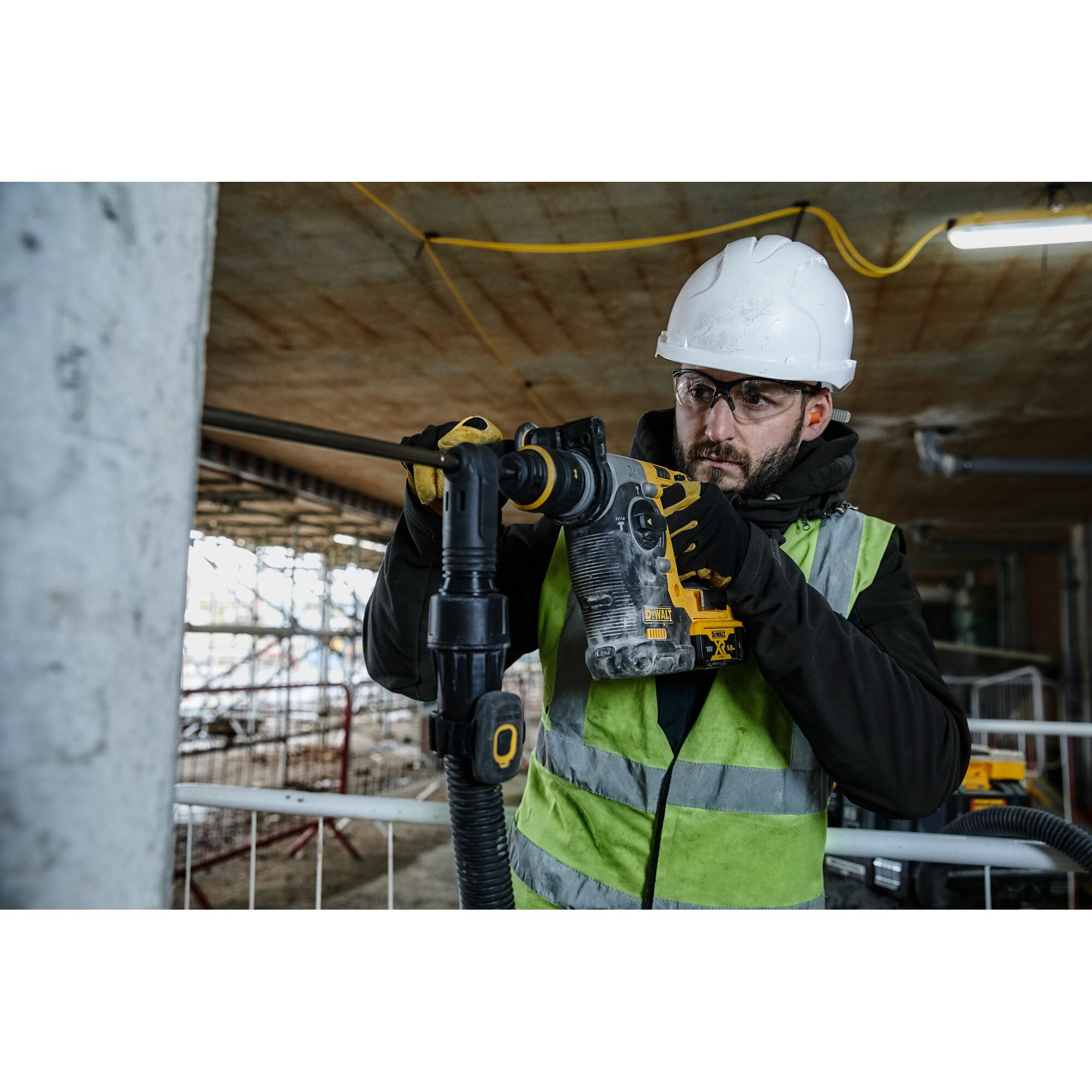 Аккумуляторный перфоратор DeWalt DCH274P2T