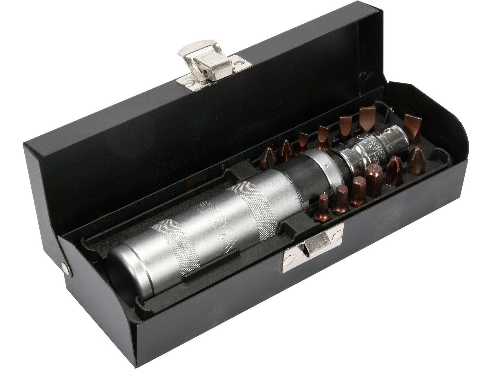 Pildil on Yato 15-osaline löökkruvikeeraja komplekt, mis sisaldab kruvikeerajat ja erinevaid otsikuid mustas metallkarbis.