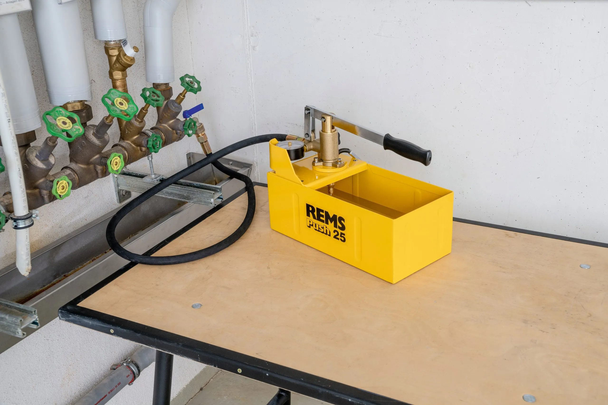 REMS pressure test pump Push 25