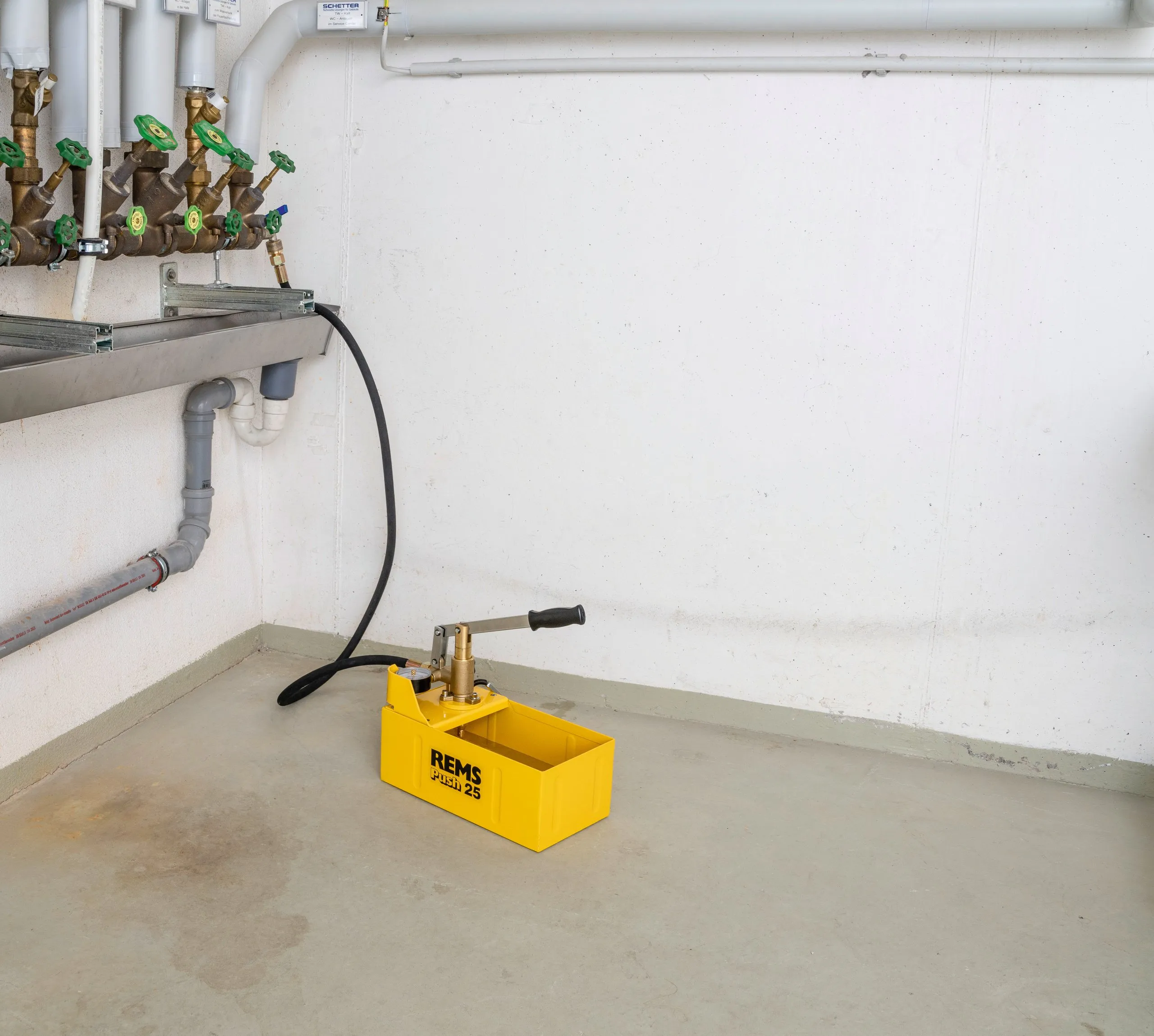 REMS pressure test pump Push 25