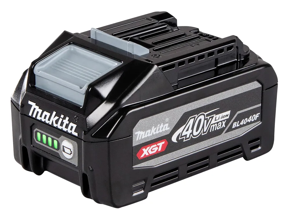 Pildil on must Makita aku BL4040F 40 V 4,0 Ah XGT, millel on rohelised LED-tuled, mis näitavad aku laetuse taset.