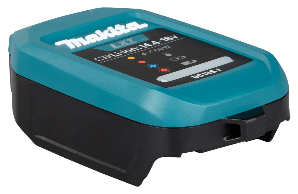 Pildil on Makita akulaadija DC18SJ, millel on USB-PD toitega funktsioon ning näha on ka laadimise olekut näitavaid tulesid.