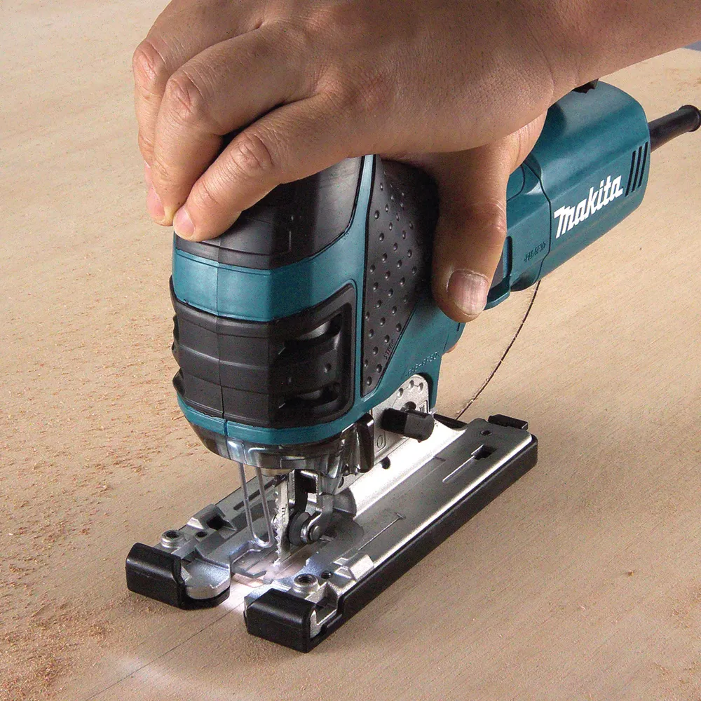 Makita лобзик 4351FCTJ