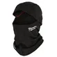 Pildil on must Milwaukee sallmüts Balaclava, mis katab pea, kaela ja näo.