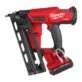 Pildil on punane Milwaukee M18 FN16GA-202X akunaelapüstol, millel on mustad detailid ja aku.
