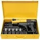 Pildil on kollases terasplekist kohvris REMS Power-Press ACC Basic-Pack torupress koos erinevate pressimispeadega.
