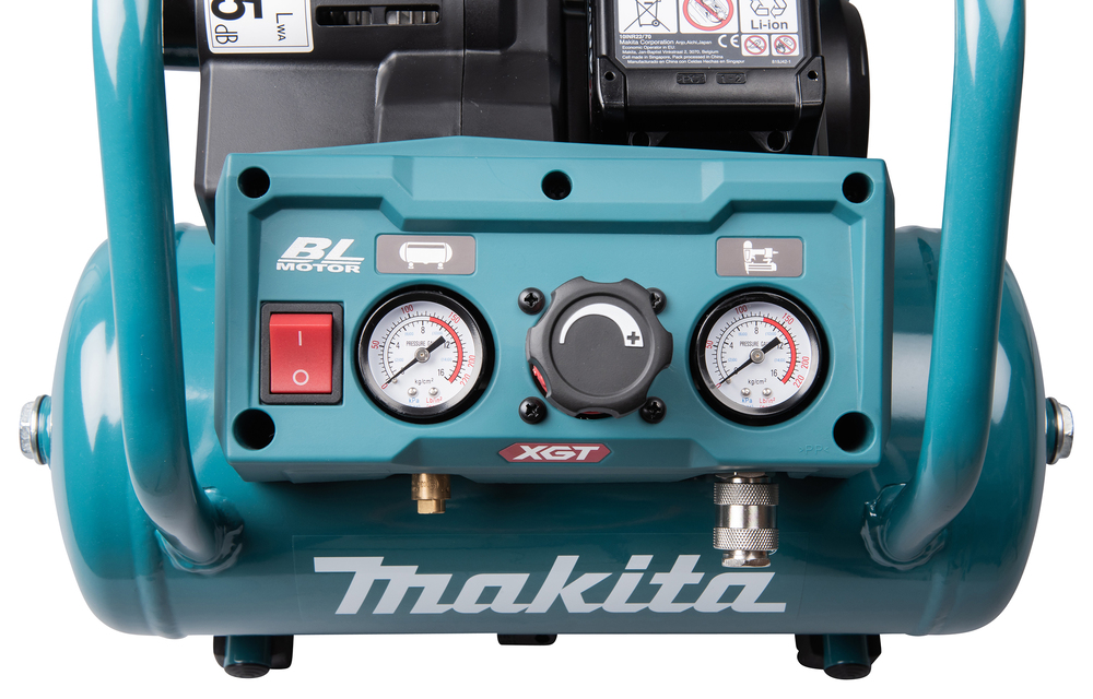 Аккумуляторный компрессор Makita AC001GZ, без аккумулятора и зарядного устройства