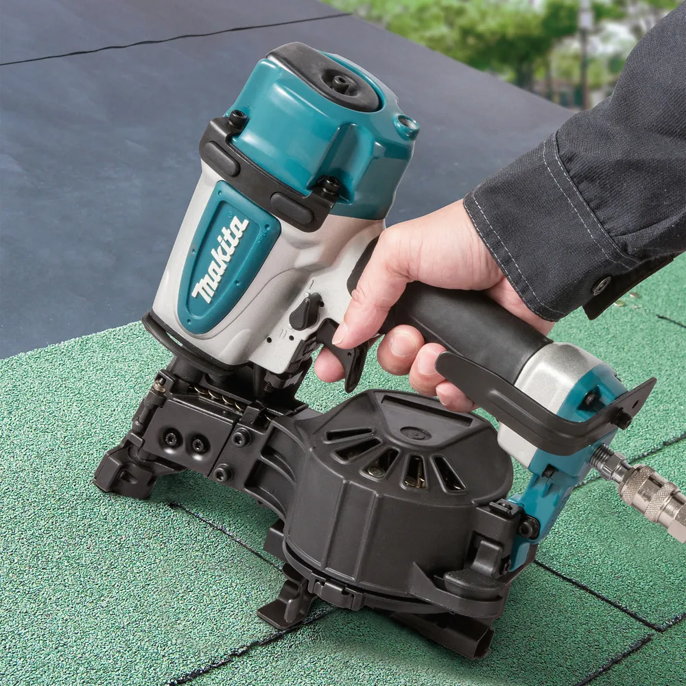 Makita compressed air nail gun AN454
