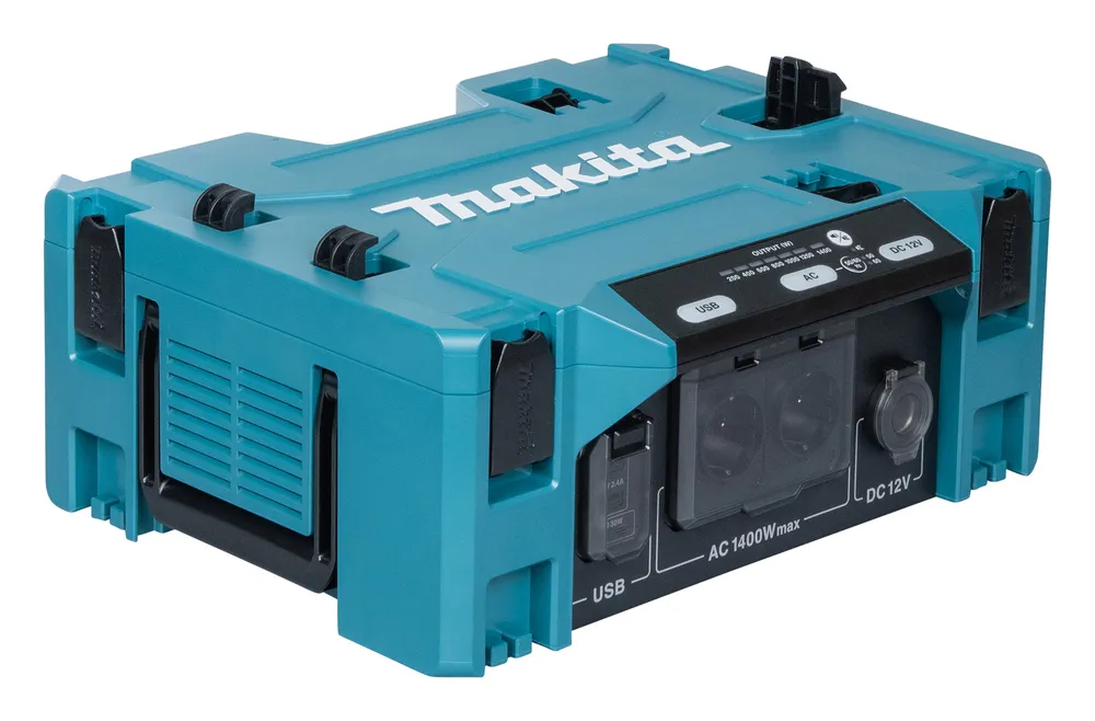 Pildil on Makita akuinverter BAC01, millel on mitu väljundit.