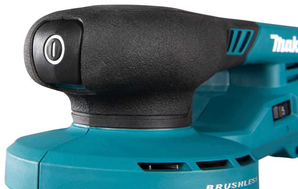Pildil on näha Makita akuekstsentriklihvija BO003CGZ pealmine osa koos rohelise värvi mootori logoga "BL MOTOR" ja...