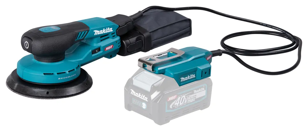 Pildil on Makita akuekstsentriklihvija BO004CGZ, koos tolmukotiga, toitekaabli ja akukinnitusadapteriga, mis on kujutatud...