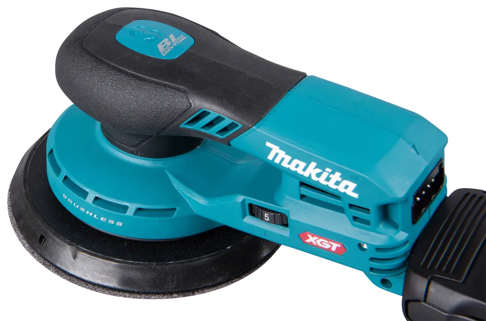 Pildil on Makita akuekstsentriklihvija BO004CGZ, mis on varustatud BL mootoriga ja numbriga 3.