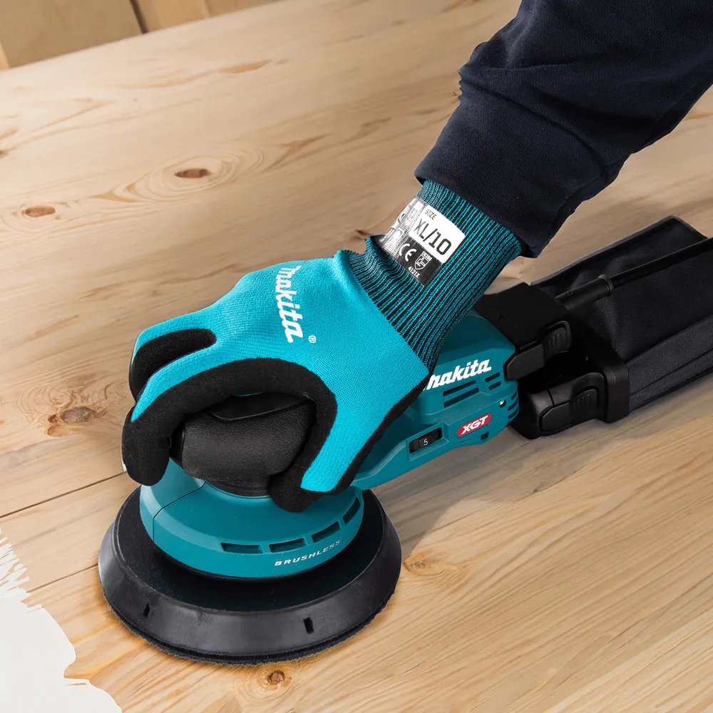 Pildil on Makita akuekstsentriklihvija XGT 40Vmax BO004CGZ karp, millel on toote nimetus ja kujutis.