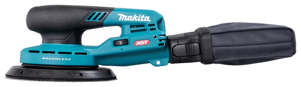 Pildil on Makita akuekstsentriklihvija BO004CGZ, millel on tolmukott ja toitelüliti.