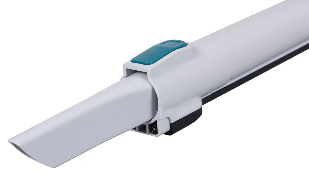 Makita aku-varstolmuimeja CL004GD101, XGT pildil on näha tolmuimeja otsik koos kahe harjarulliga.