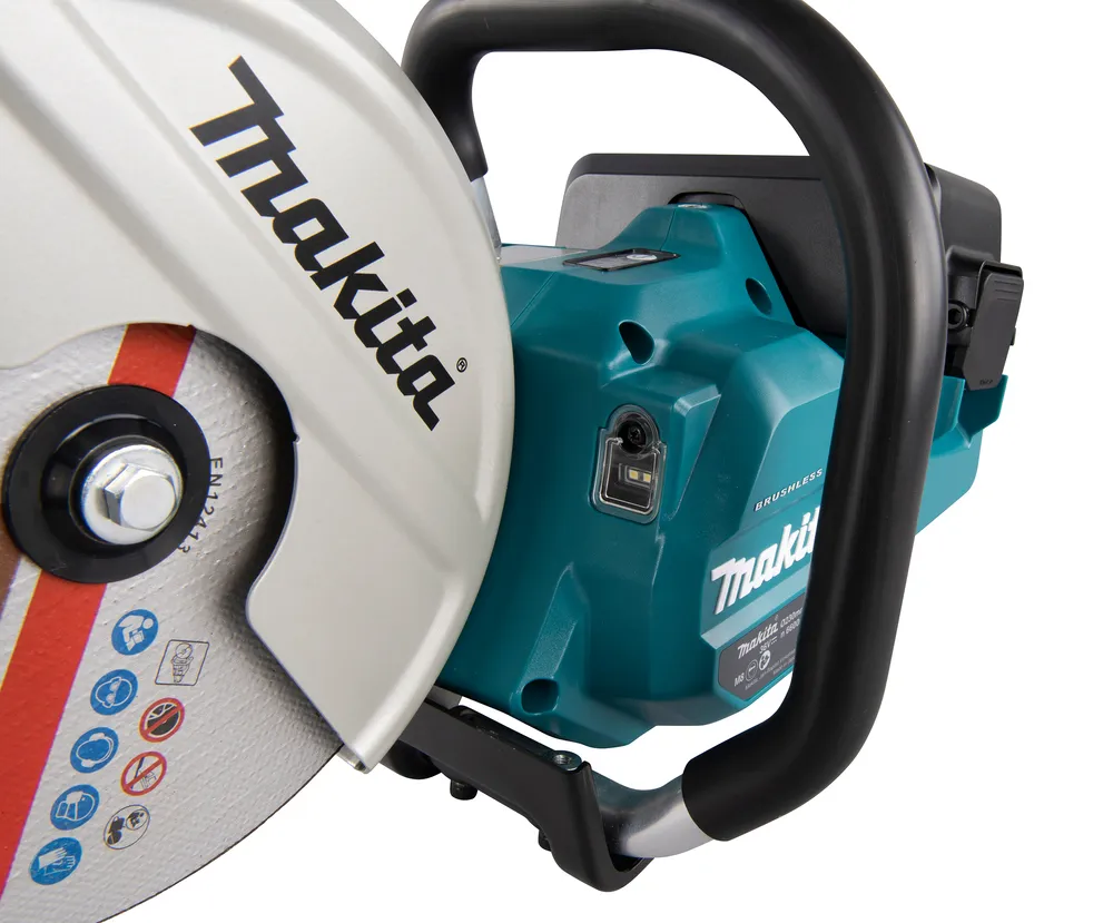 Pildil on näha Makita akulõikuri DCE090ZX1 terasketas ja osaliselt sinine korpus.