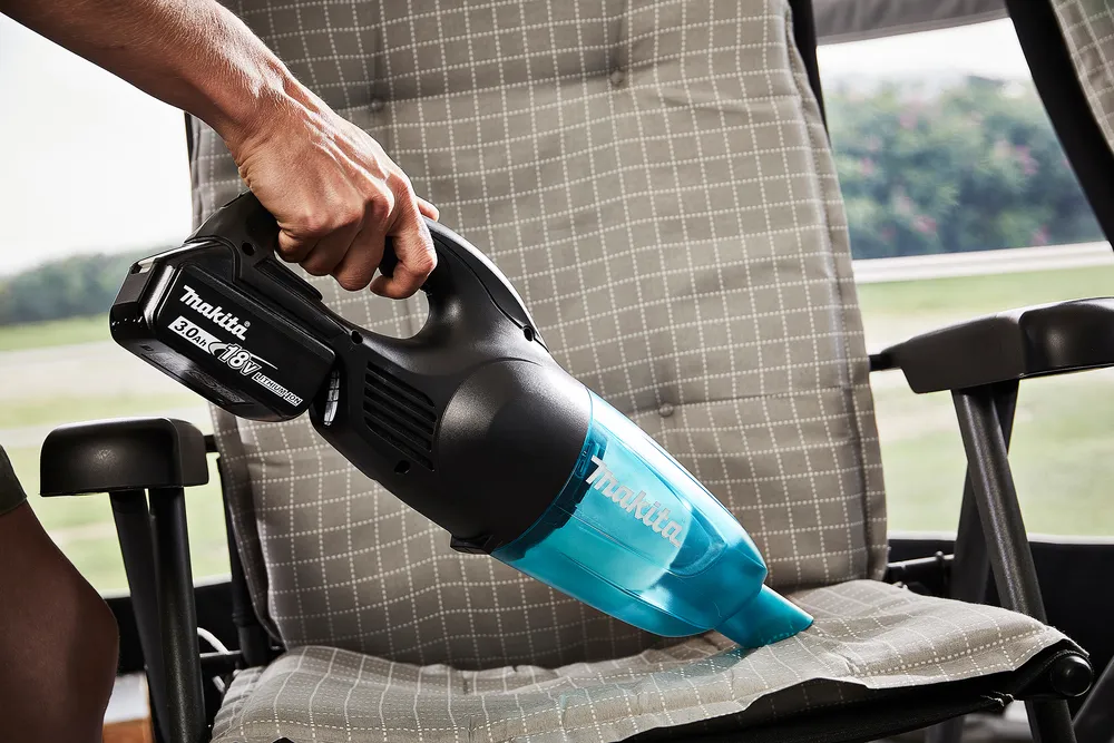 "Makita" akumuliatorinis dulkių siurblys DCL180SFCB