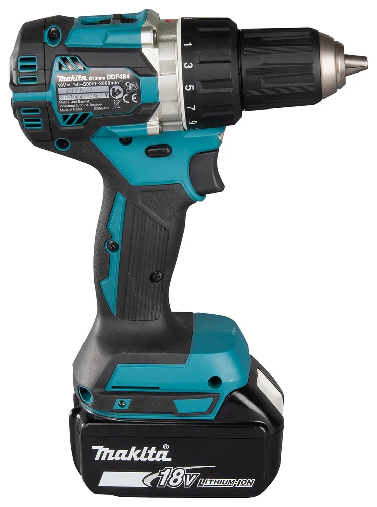 Pildil on näha Makita akutrell DDF484RGJ koos akuga.