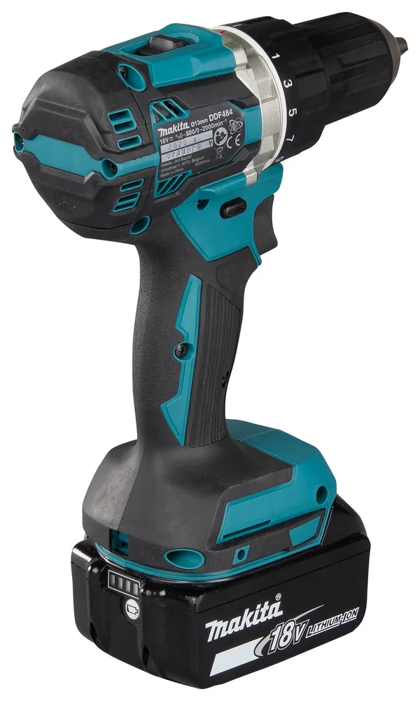 Pildil on Makita akutrell DDF484RTJ koos akuga.