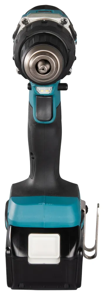 Pildil on näha Makita akutrell DDF484RTJ, millel on esiplaanil puuripea ja tagaplaanil akupakend.