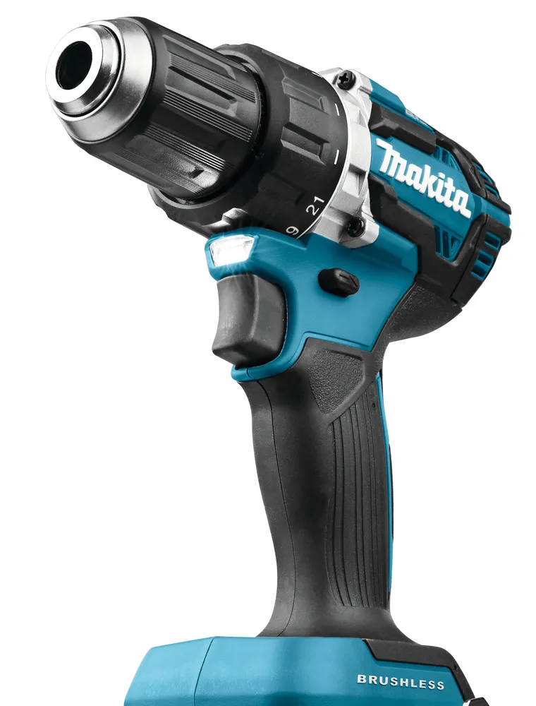 Pildil on Makita DDF484Z akutrell, millel on esile tõstetud puuripea ja käepideme osa.