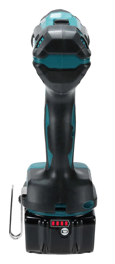 Pildil on Makita akutrell DDF485SF, mille aku taseme indikaator näitab, et aku on täis.