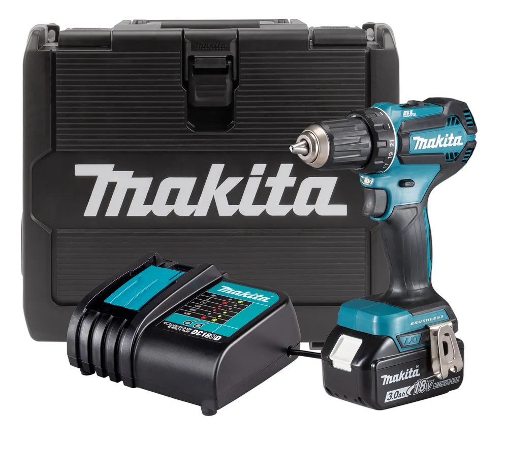 Pildil on Makita akupuur DDF485SF koos laadija ja kohviga.