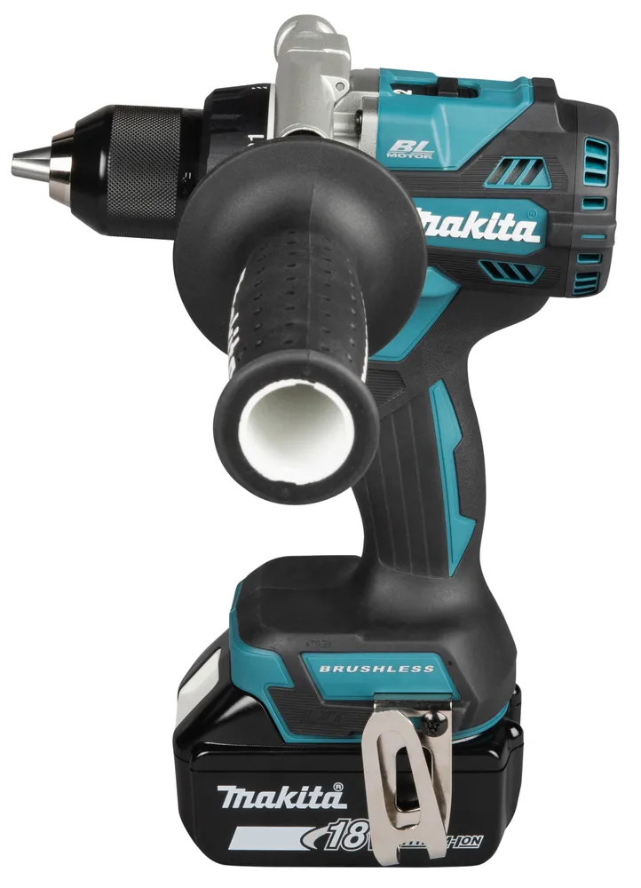 Pildil on Makita akutrell DDF492RTJ, mis on varustatud akupakiga, külmakäepidemega ja kinnitusklamberiga.