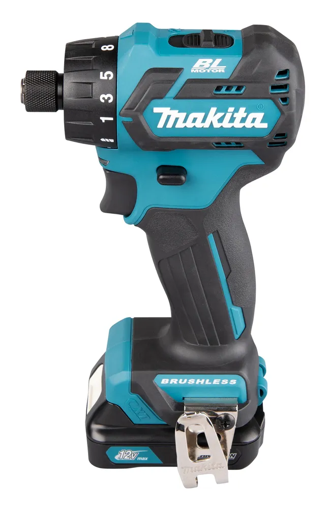 Pildil on Makita akukruvikeeraja DF032DSAJ, mida näha on sinimustas värvilahenduses ja millel on peal Makita logo...