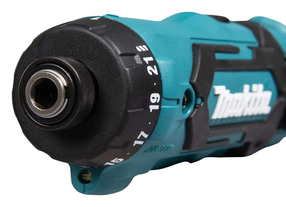 Аккумуляторная отвертка Makita DF012DSJ