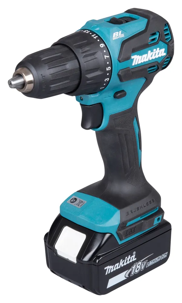 Pildil on näha Makita akulööktrell DHP490SF1J koos akuga.