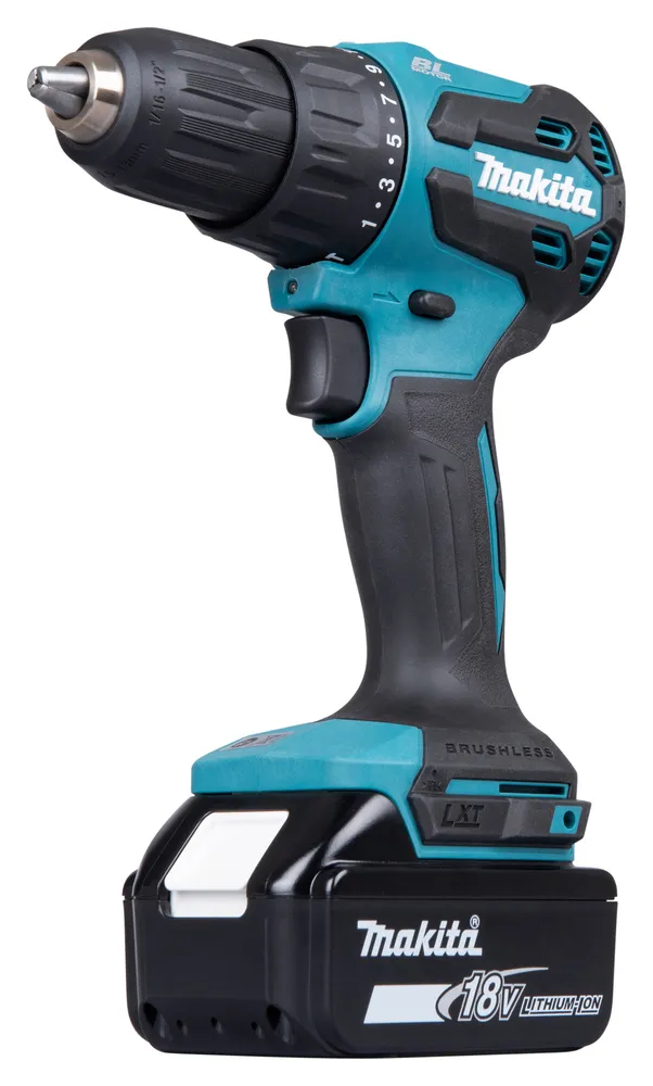 Pildil on Makita akulööktrell DHP490SF1J koos akuga.