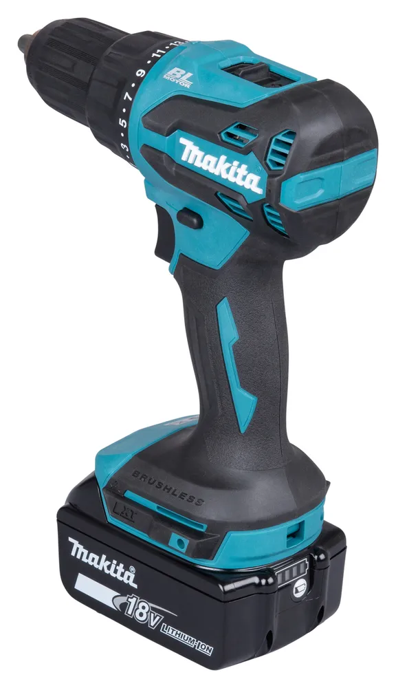Pildil on Makita akulööktrell DHP490SF1J koos akuga.