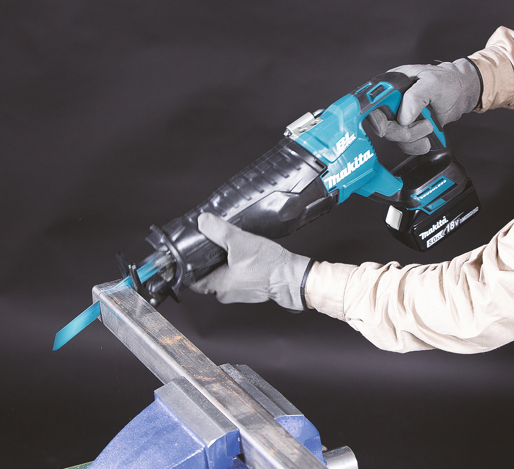 Makita аккумуляторная универсальная пила DJR187RTE