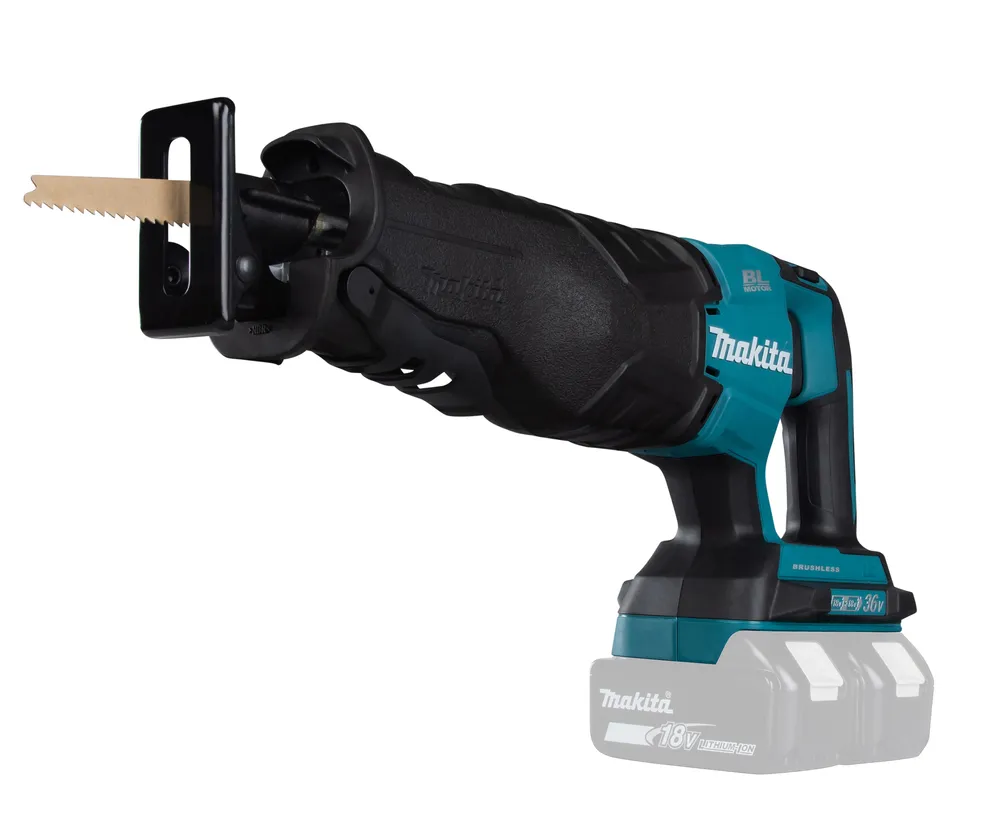 Pildil on Makita akuuniversaalsaag DJR360Z, millel on puittöödeldud tera ja must-sinine korpus.