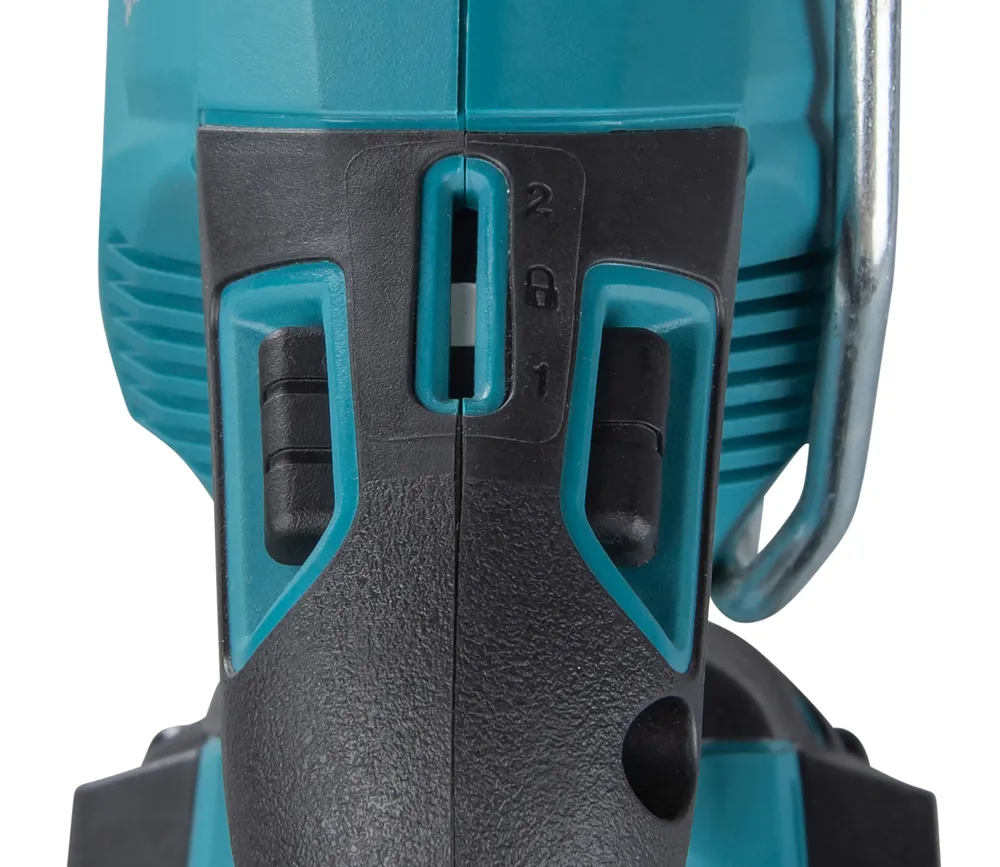Pildil on näha Makita DJR360Z akuuniversaalsaag.