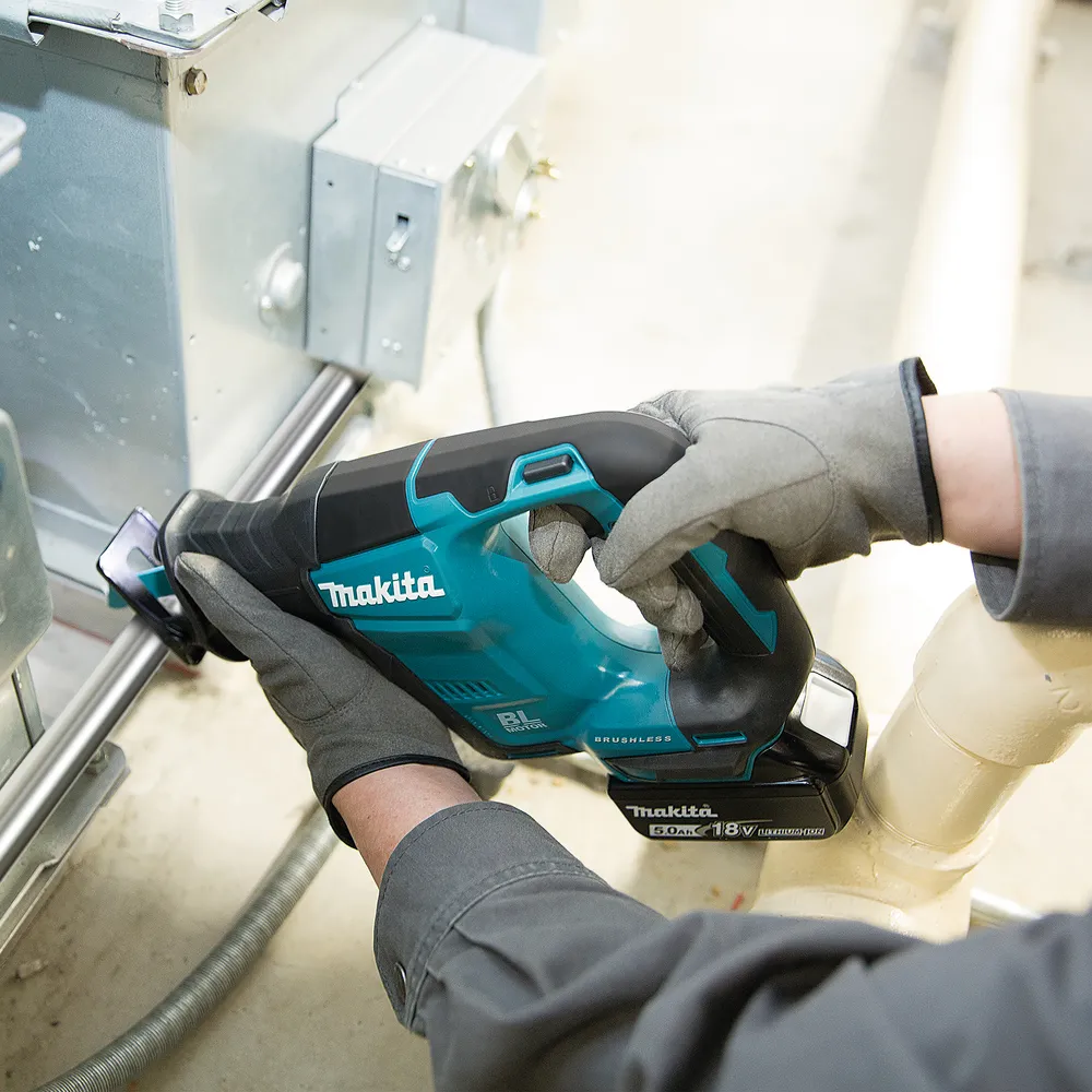 Makita battery universal saw DJR188Z, without battery and charger