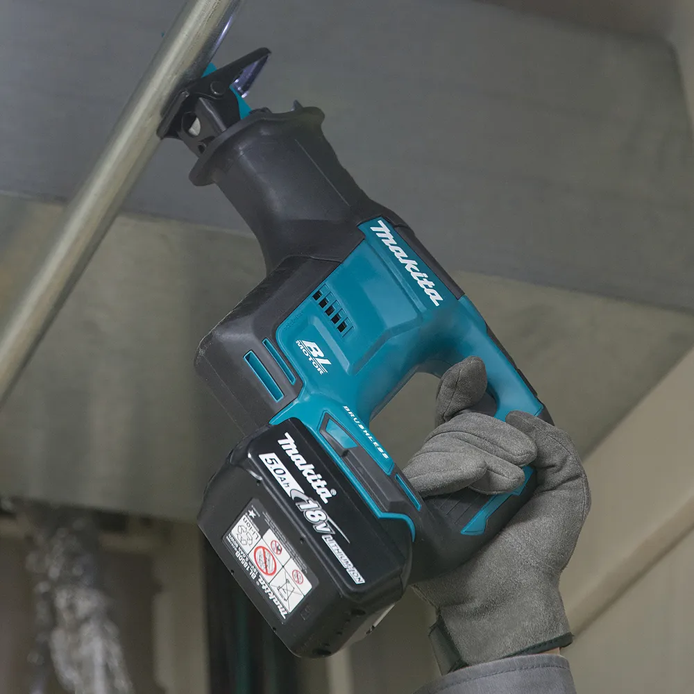 Makita battery universal saw DJR188Z, without battery and charger