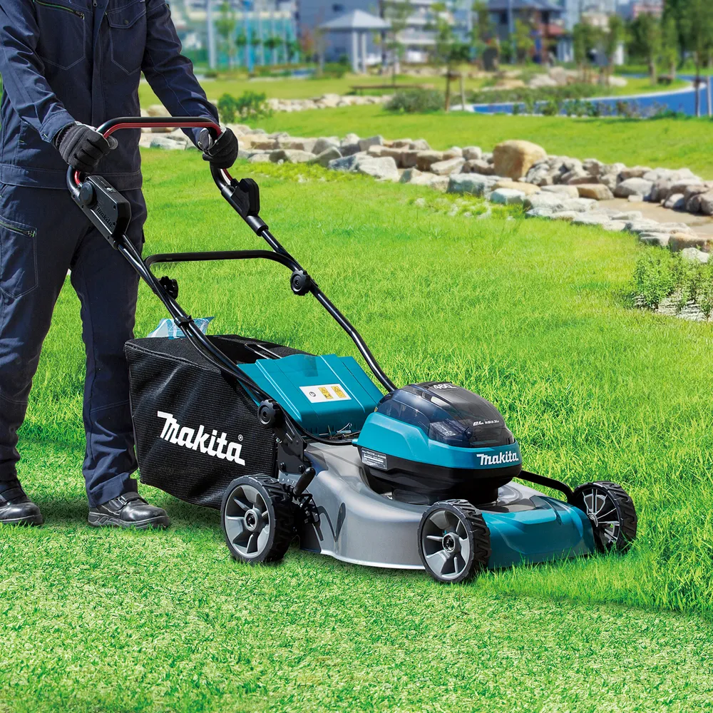 Makita cordless lawnmower DLM466ZX, without battery and charger