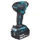 Pildil on Makita DLX2527TJ combokiti kuuluv akutoitega löökkruvikeeraja, millel on must ja türkiissinine värvilahendus...
