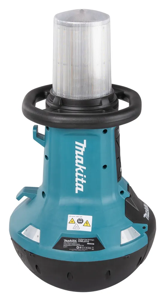 Pildil on Makita akulamp DML810 ilma aku ja laadijata, mis on sinine ja musta värvi.