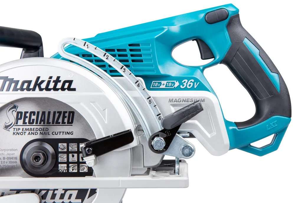Pildil on detailne vaade Makita akuketassaag DRS780Z-st, näidates tera, käepidet ja muid komponente.